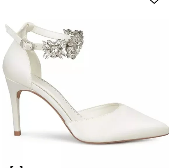 Journee Collection Loxley Heels - Picture 3 of 9